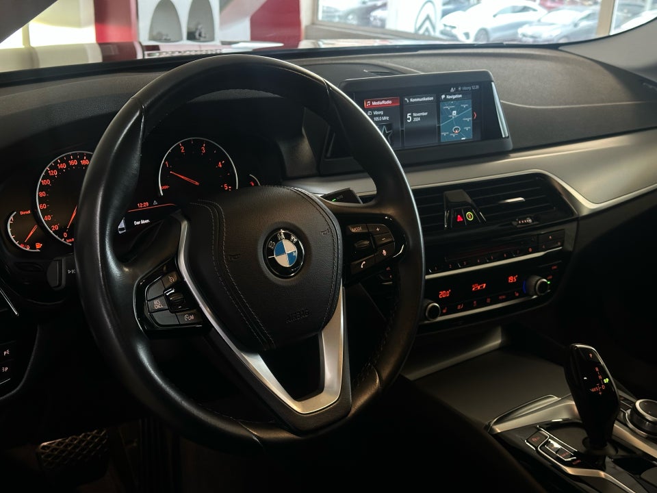 BMW 520d 2,0 Connected aut. 4d