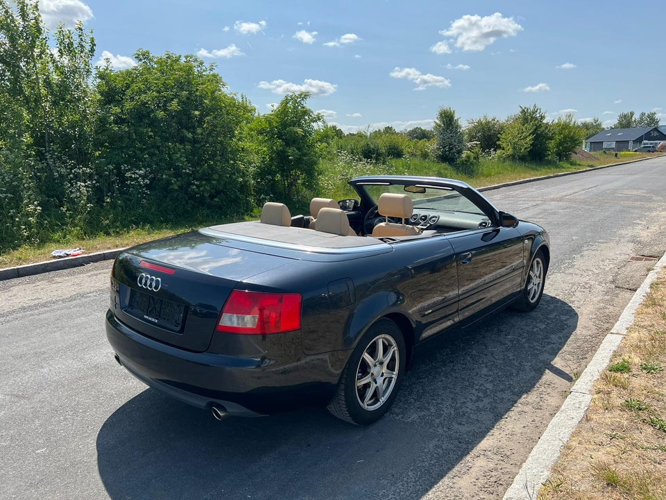 Audi A4 2,4 V6 Cabriolet Multitr. 2d