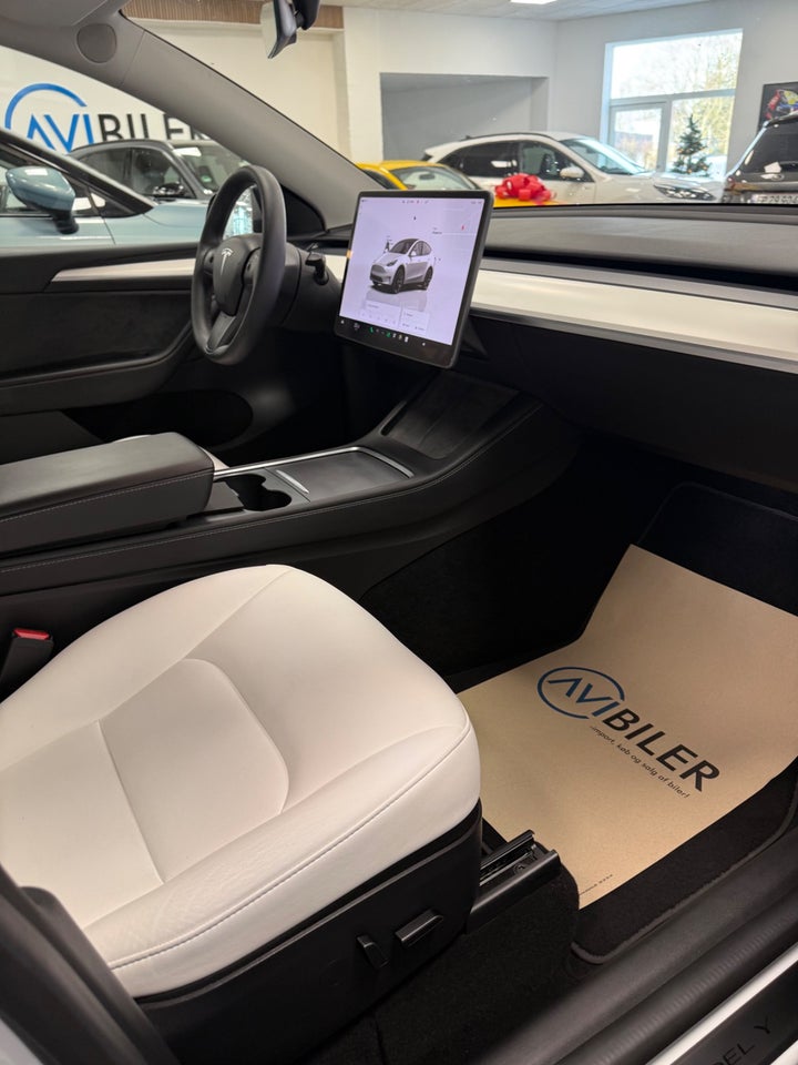 Tesla Model Y RWD 5d