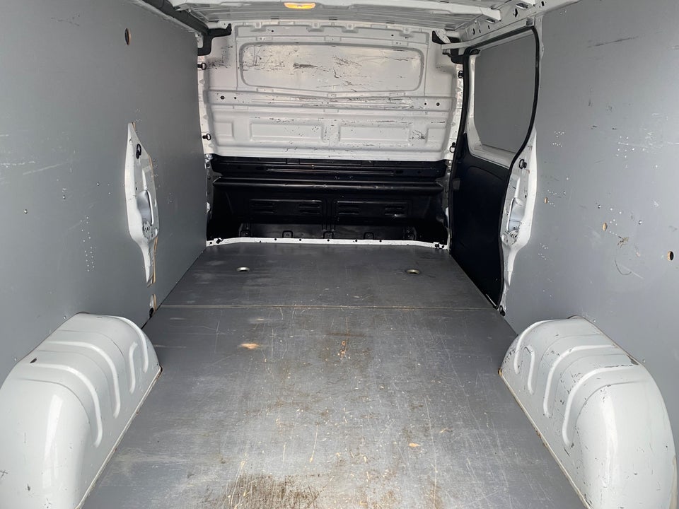 Renault Trafic T29 2,0 dCi 120 L2H1