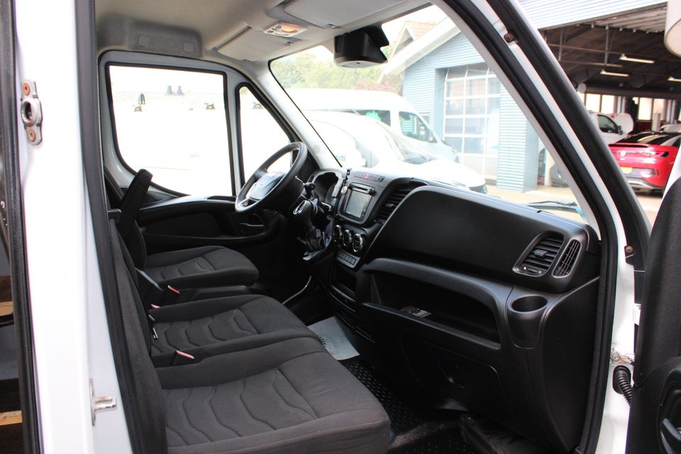 Iveco Daily 2,3 35S13 10,8m³ Van AG8
