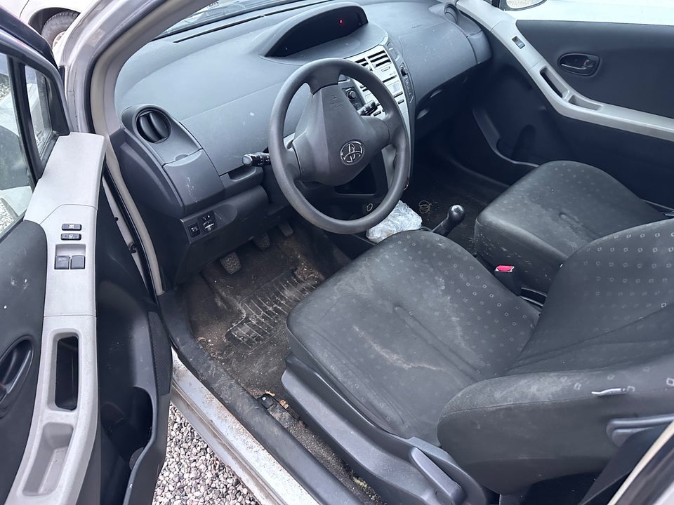 Toyota Yaris 1,3 Luna 3d