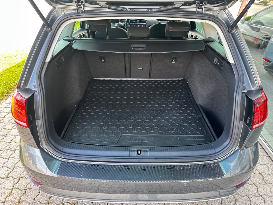 VW Golf VII 1,5 TSi 150 Highline Variant DSG 5d