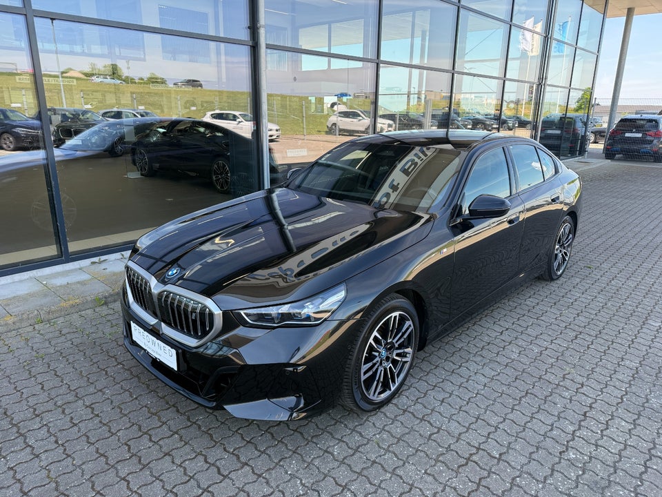 BMW i5 eDrive40 M-Sport 4d