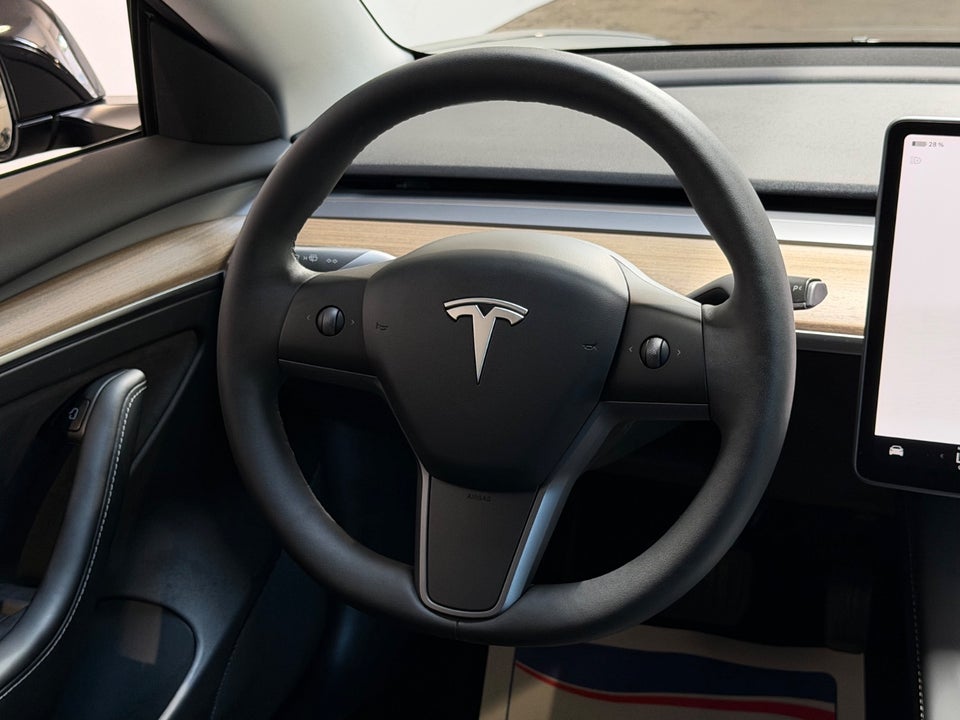 Tesla Model 3 RWD 4d