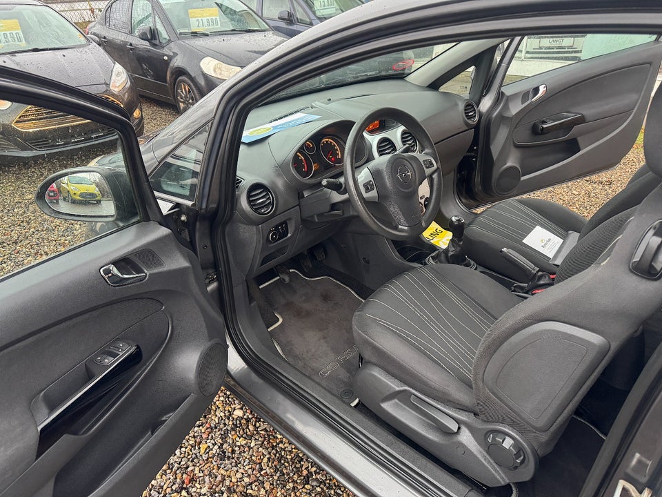 Opel Corsa 1,0 12V Edition 3d