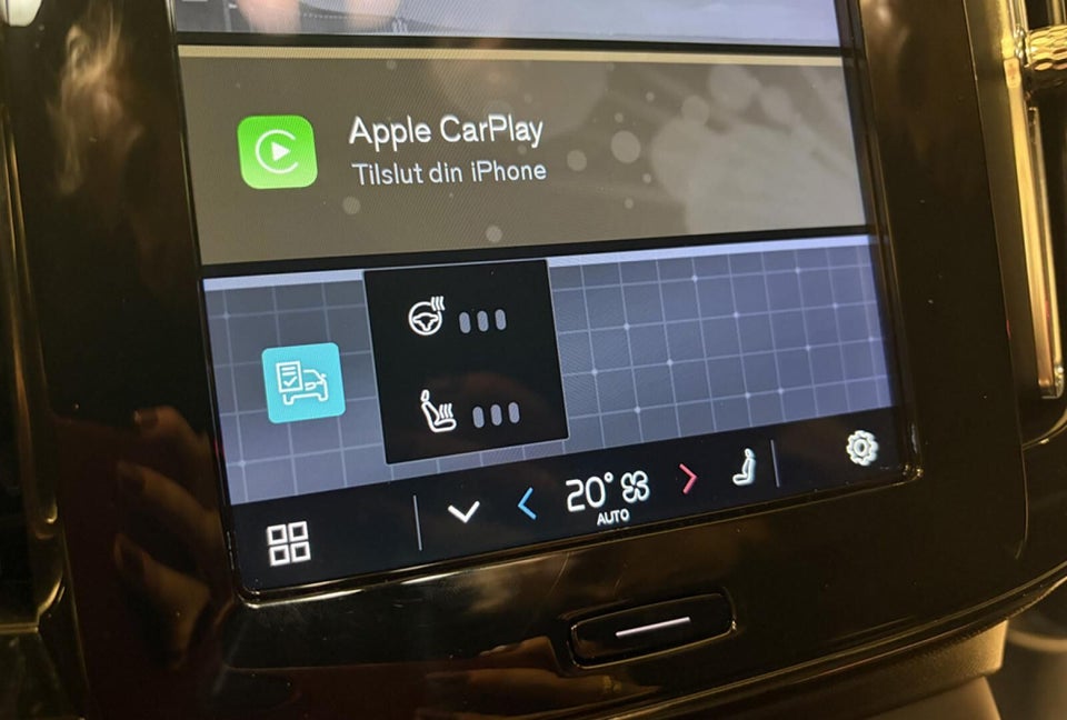 Volvo XC40 Standard Range Plus 5d