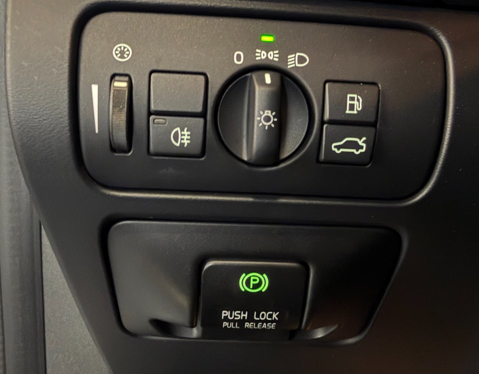 Volvo V60 2,0 D3 136 Momentum 5d