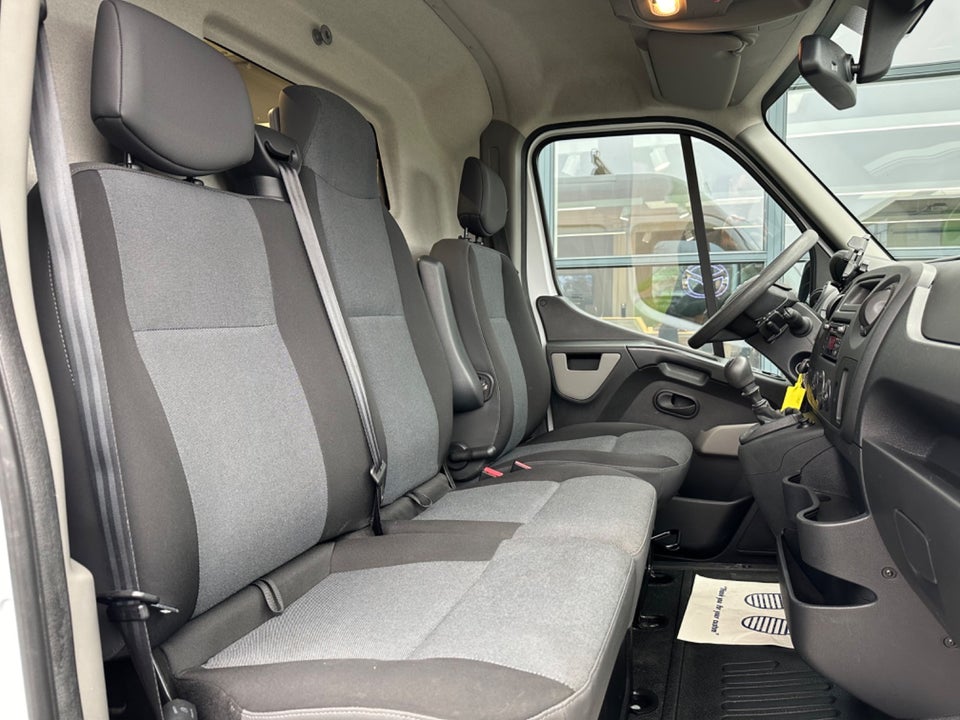 Nissan NV400 2,3 dCi 145 L2H2 Working Star