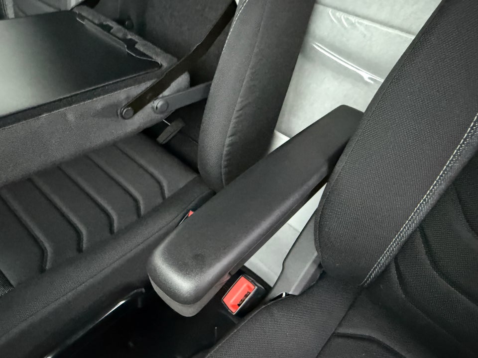 Iveco Daily 3,0 35S18 4100mm Box m/lift AG8