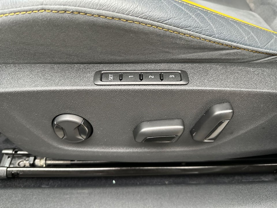 Skoda Enyaq 80 iV Plus 5d