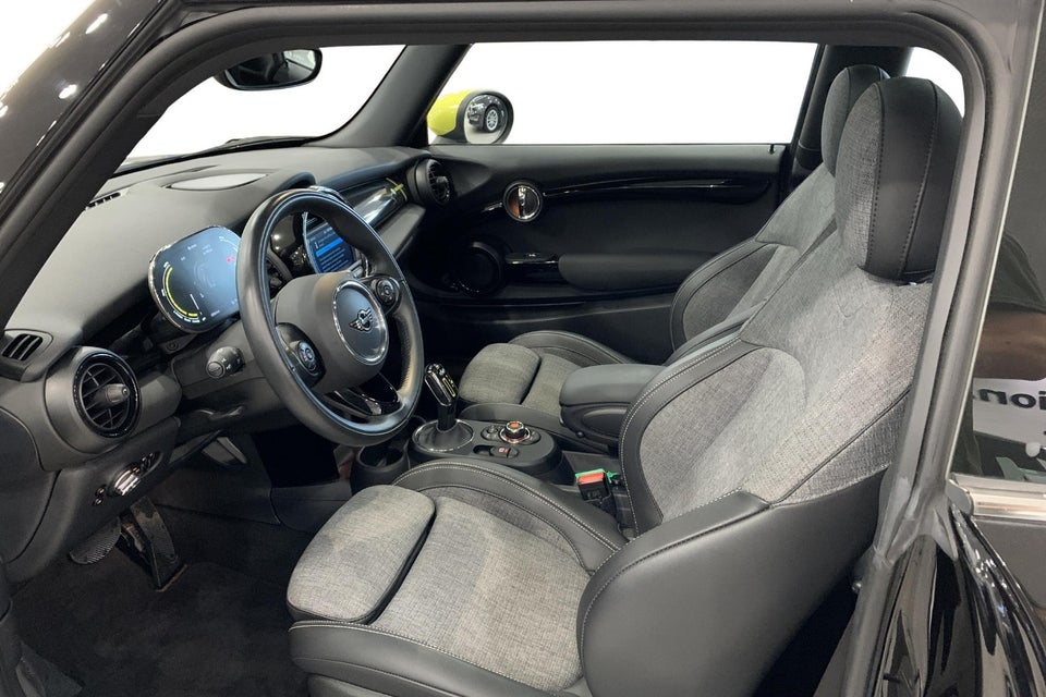 MINI Cooper SE Trim M Greenwich 3d