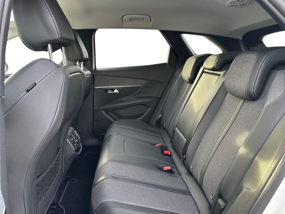 Peugeot 3008 1,6 Hybrid Selection Sport EAT8 5d