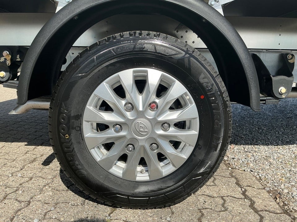 Maxus Deliver 9 2,0 TD L4 Chassis RWD 2d