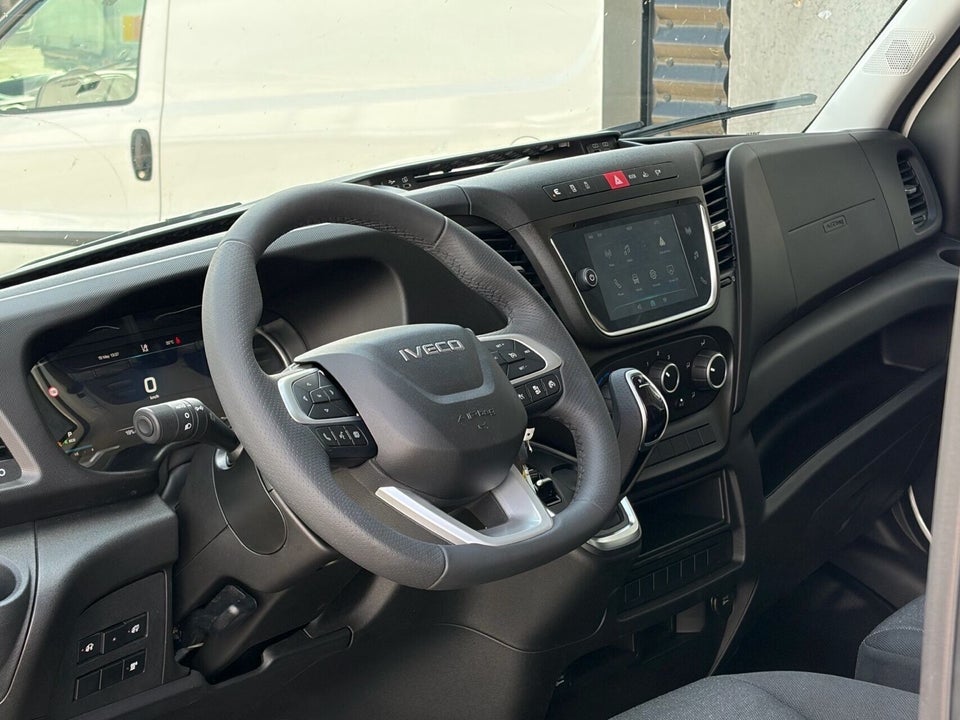 Iveco Daily 3,0 35S18 4100mm Alukasse m/lift AG8