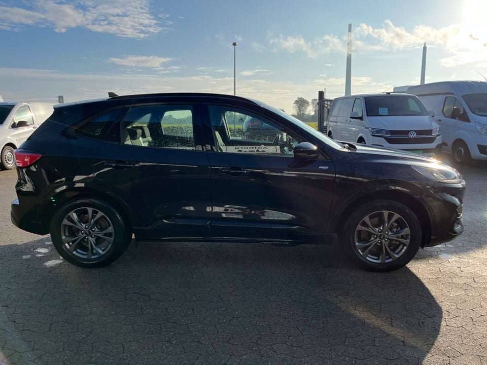 Ford Kuga 2,5 PHEV ST-Line CVT 5d