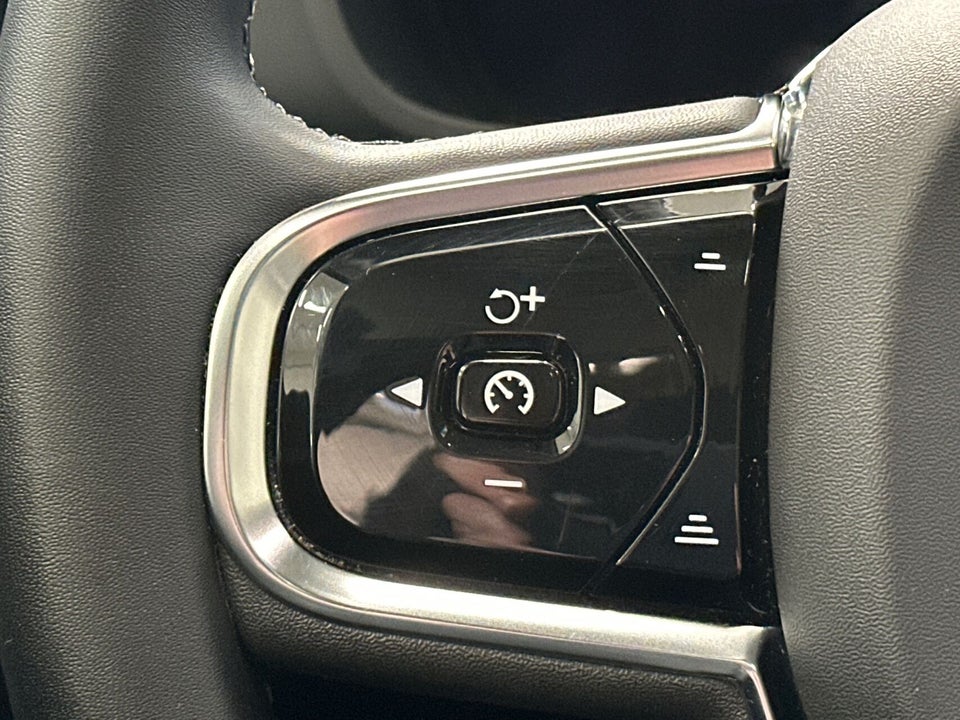 Volvo XC60 2,0 T6 ReCharge Plus Dark aut. AWD 5d