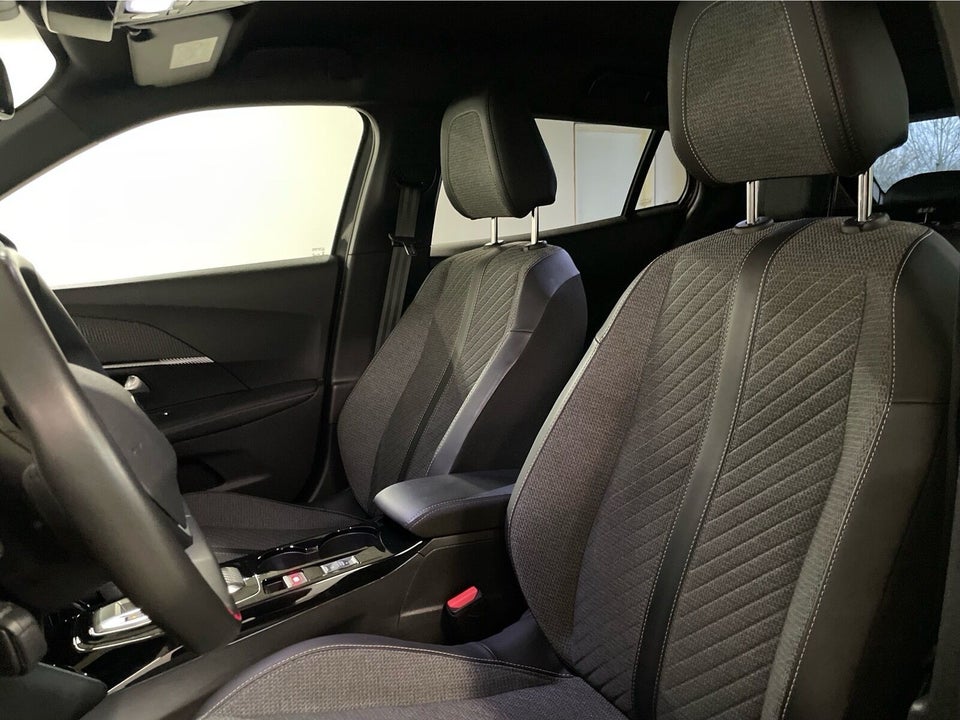 Peugeot 2008 1,2 PureTech 130 Allure EAT8 5d