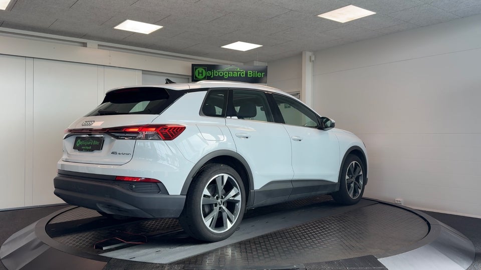 Audi Q4 e-tron 45 Advanced 5d