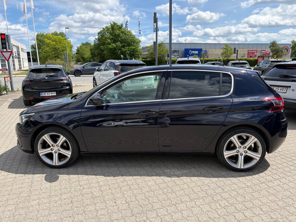 Peugeot 308 1,2 PureTech 130 Selection Sky 5d