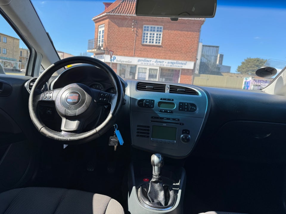 Seat Leon 1,8 TSi Stylance 5d