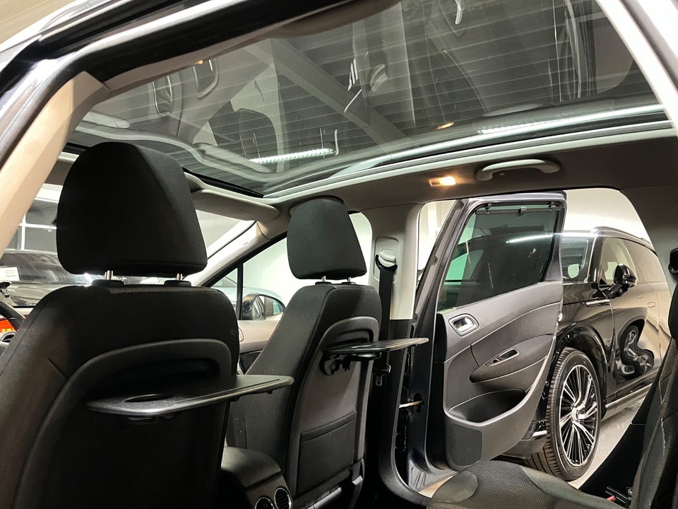 Peugeot 308 1,6 e-HDi 112 Sportium SW 7prs 5d