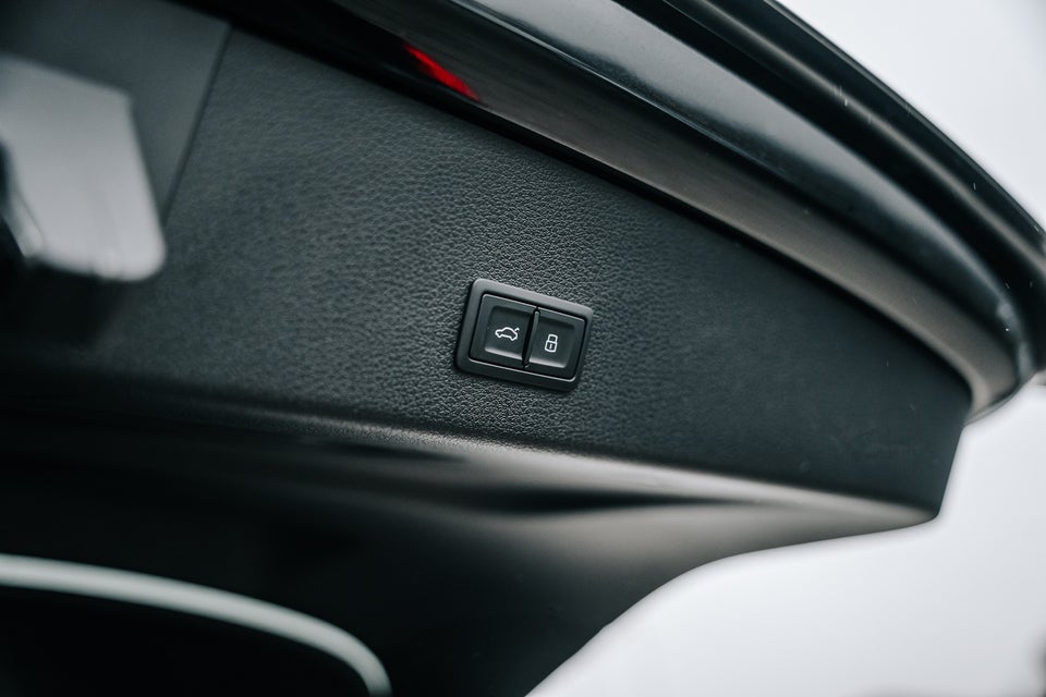 Audi Q8 e-tron 50 S-line Sportback quattro 5d