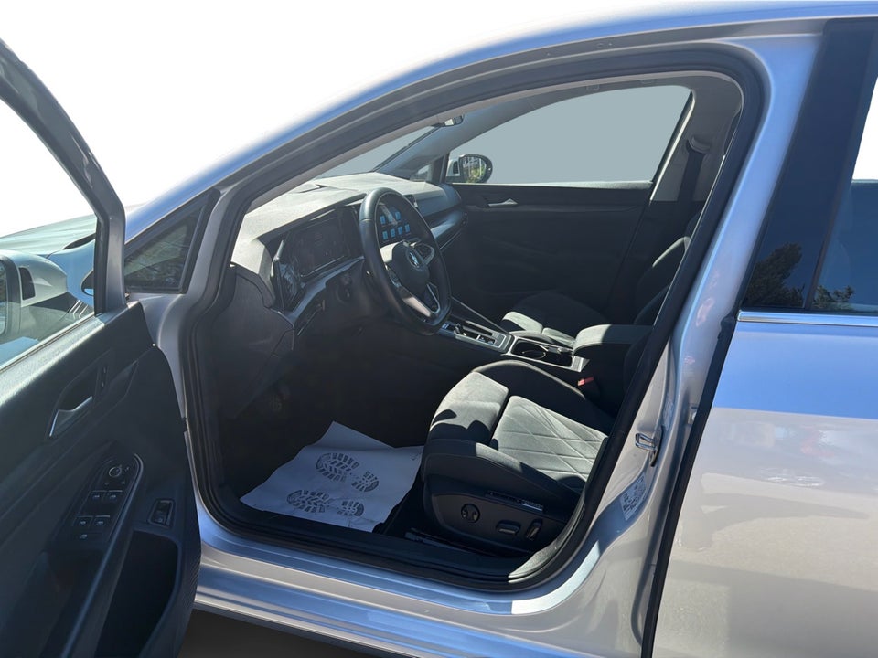 VW Golf VIII 1,4 eHybrid DSG 5d