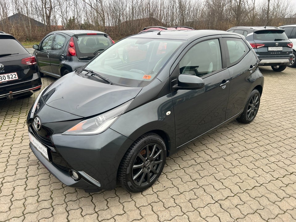 Toyota Aygo 1,0 VVT-i x-play x-touch 5d