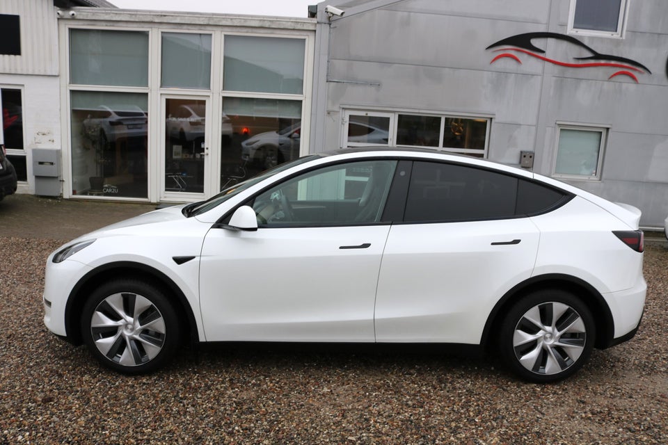 Tesla Model Y Long Range AWD 5d