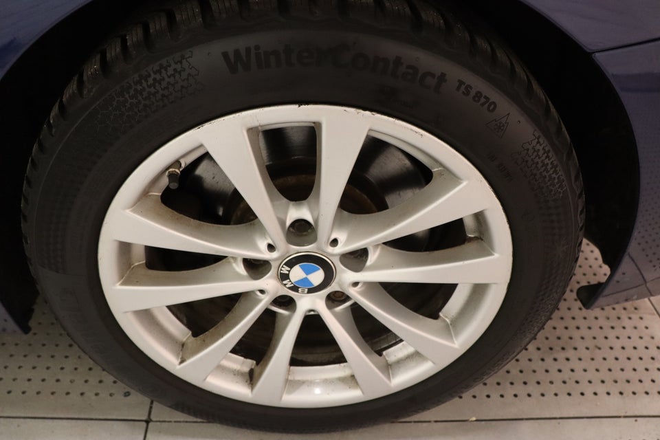 BMW 330d 3,0 Advantage aut. 4d