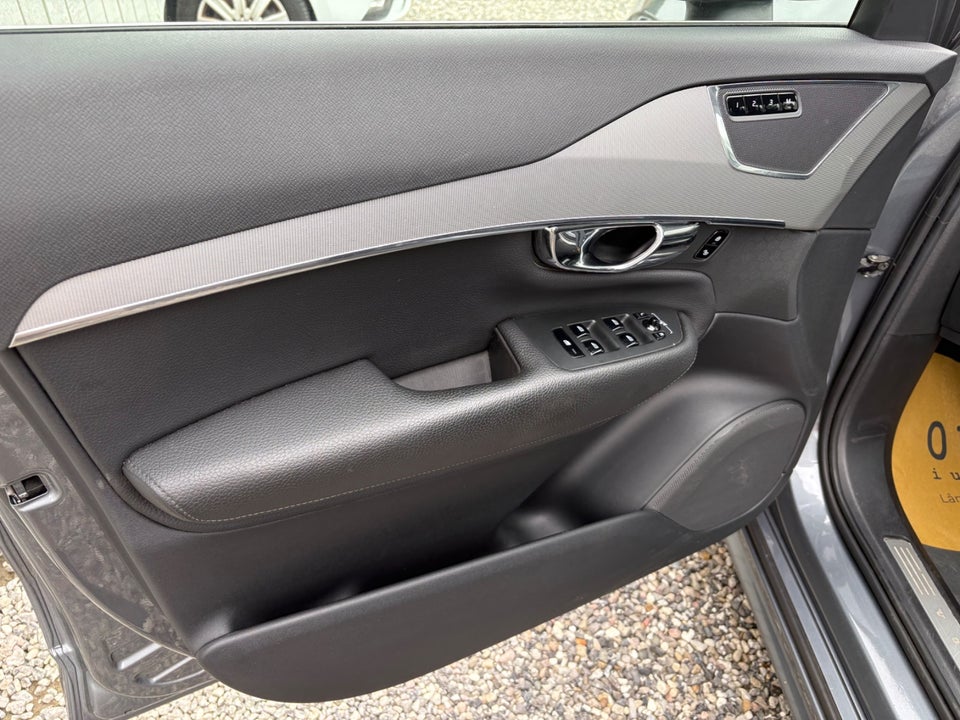 Volvo XC90 2,0 D5 235 Momentum aut. AWD 7prs 5d