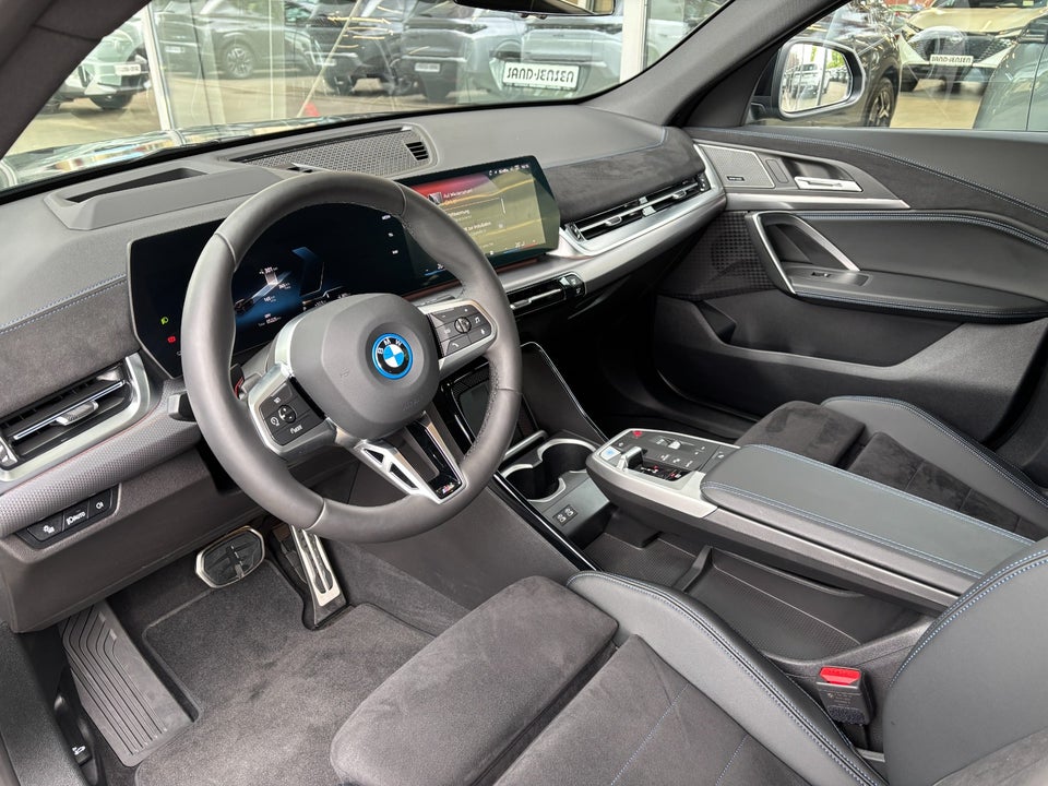 BMW iX2 eDrive20 Fully Charged M-Sport 5d