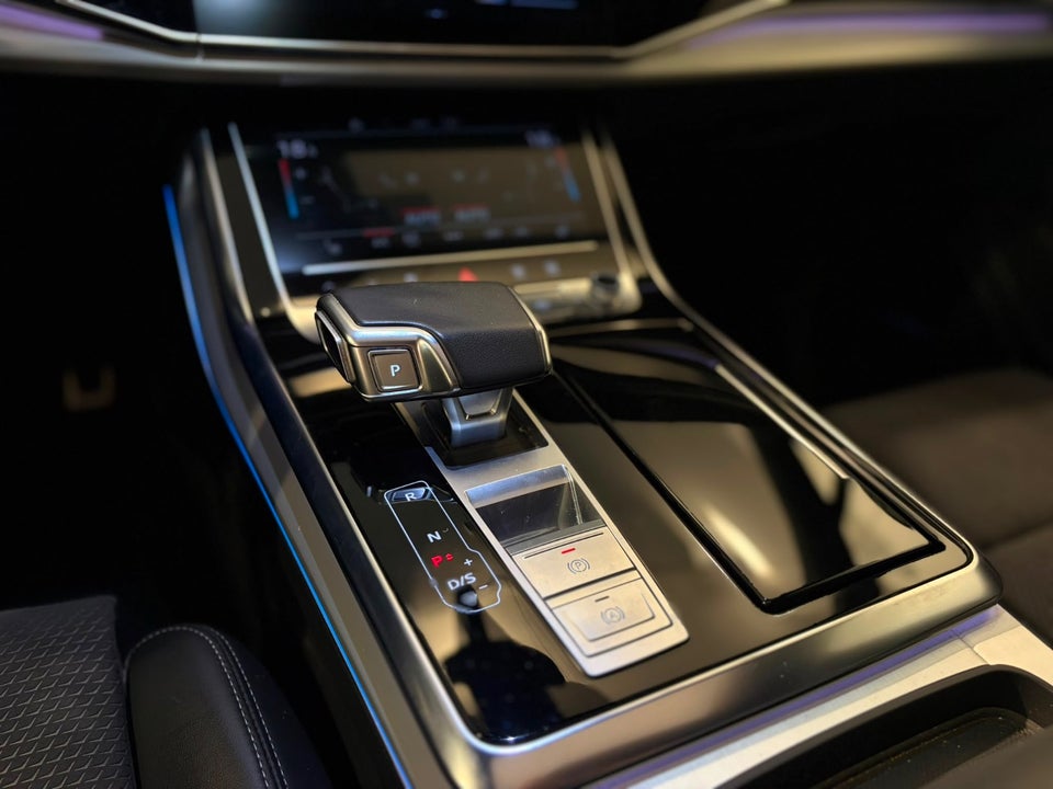 Audi Q7 55 TFSi e S-line quattro Tiptr. 5d