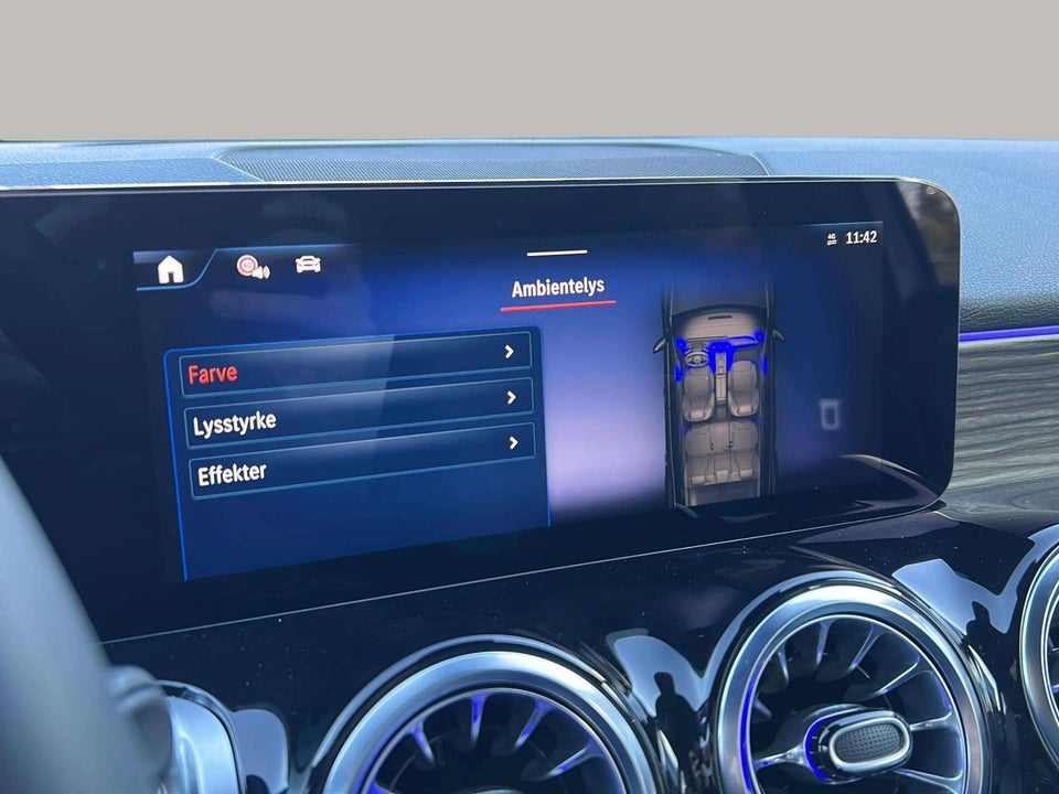 Mercedes EQB300 Progressive Advance Plus 4Matic 5d