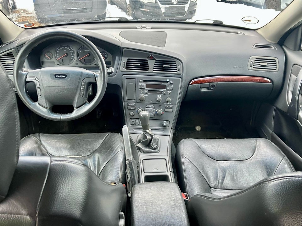 Volvo V70 2,4 140 Business 5d