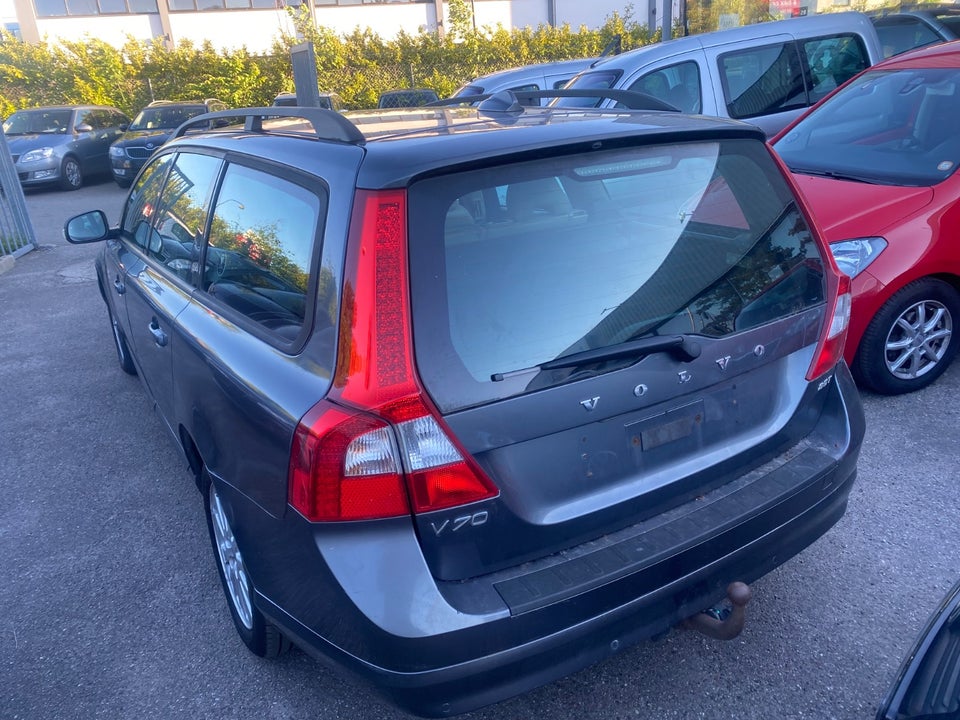 Volvo V70 2,5 T Momentum aut. 5d