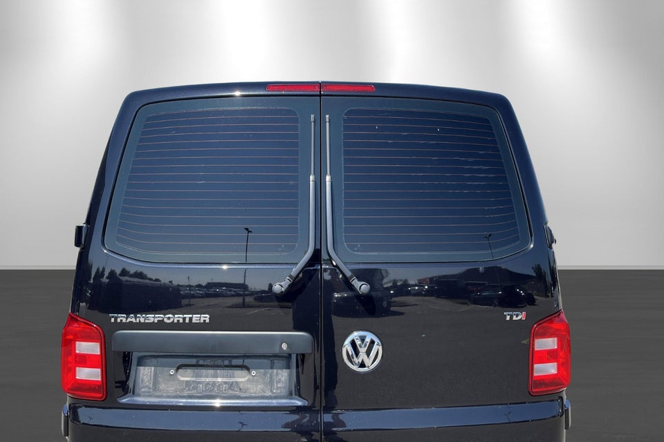 VW Transporter 2,0 TDi 150 Kassevogn DSG kort