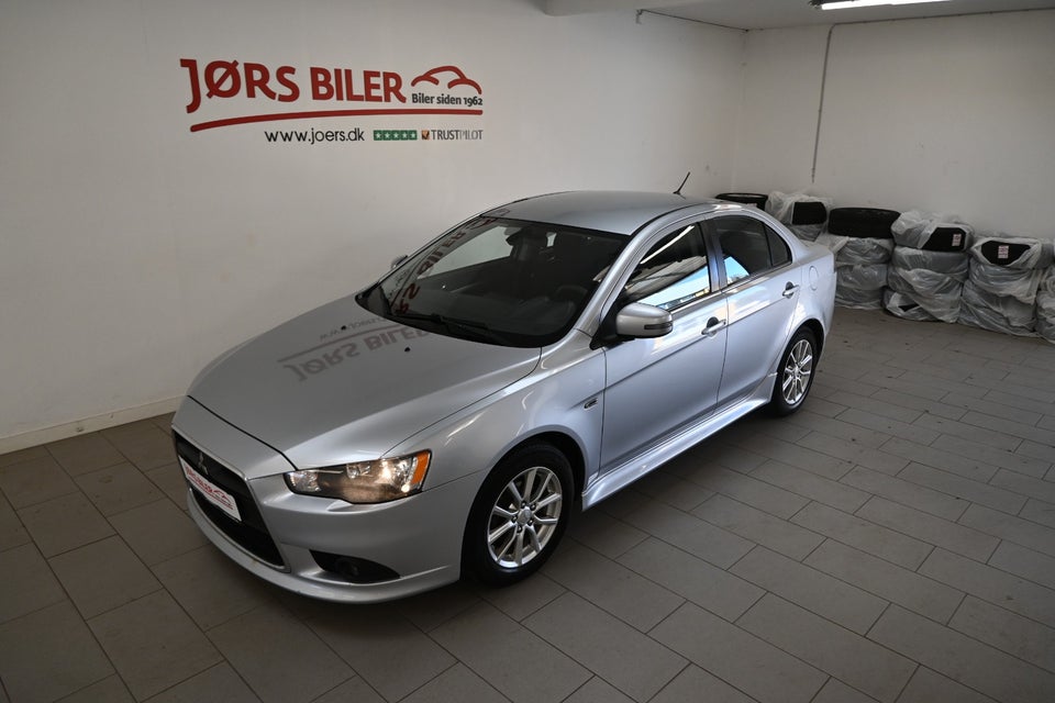 Mitsubishi Lancer 1,6 Invite SportSedan 4d