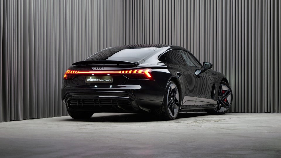Audi e-tron GT quattro 4d