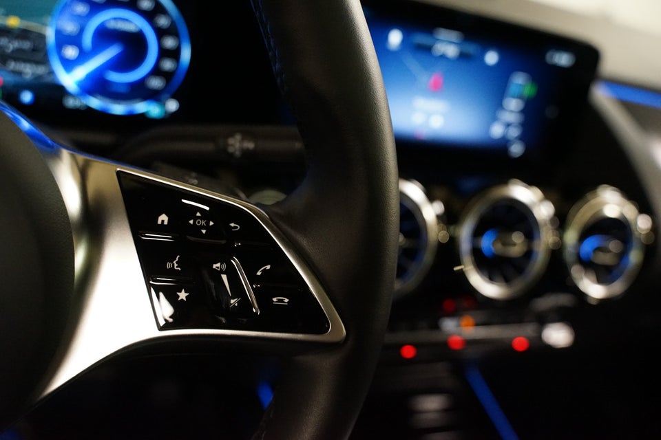 Mercedes EQA250 Progressive 5d