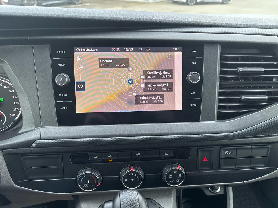 VW Transporter 2,0 TDi 150 Kassevogn DSG kort