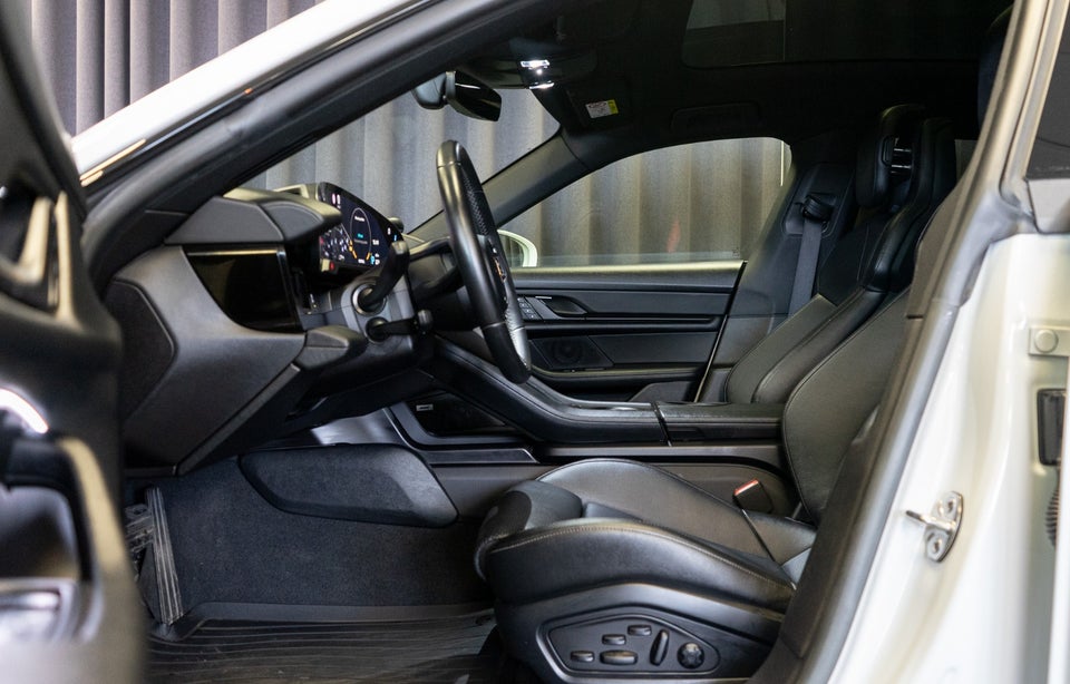 Porsche Taycan Performance+ Sport Turismo 5d