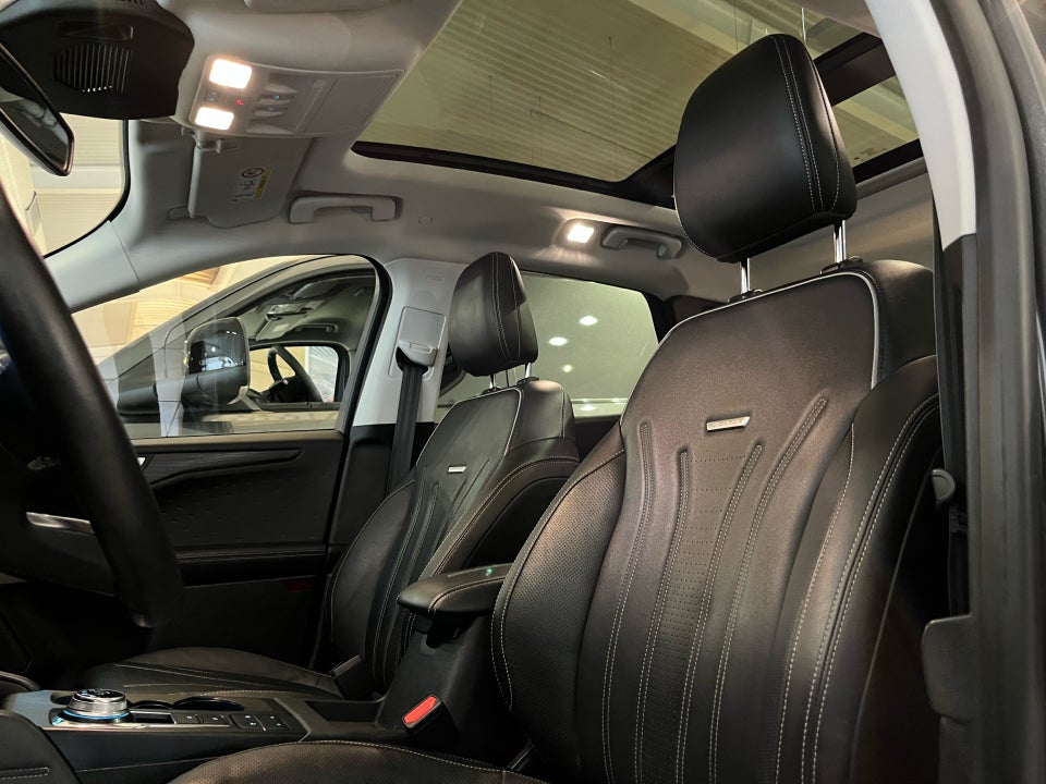 Ford Kuga 2,5 PHEV Vignale CVT 5d