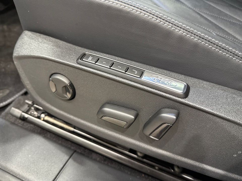 Ford Capri 82 Premium Extended Range 5d