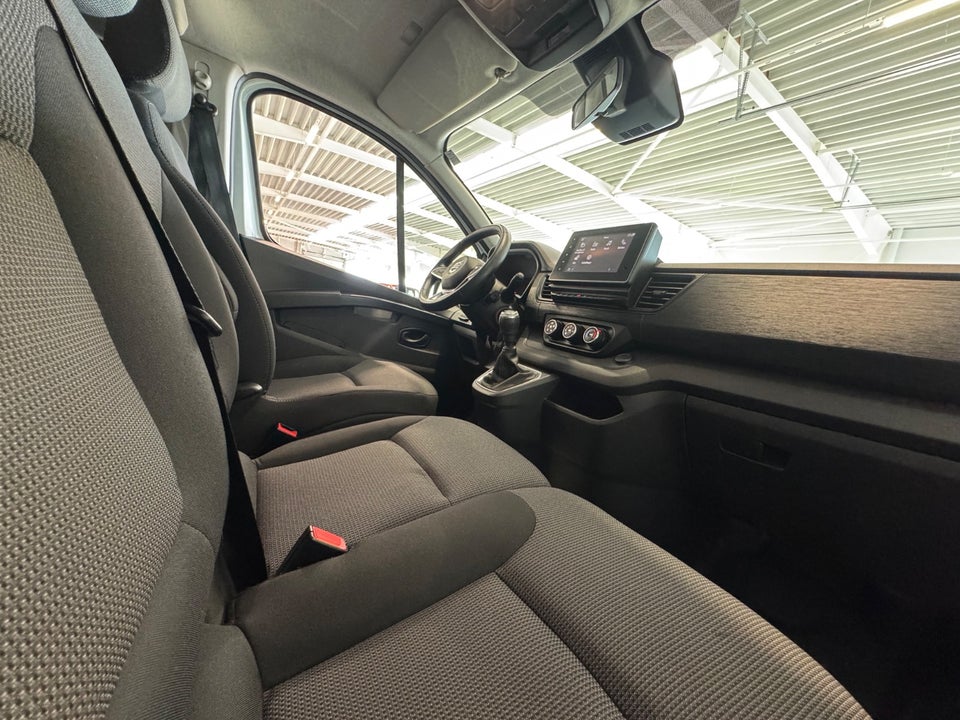 Nissan NV300 2,0 dCi 110 L1H1 Access Combi