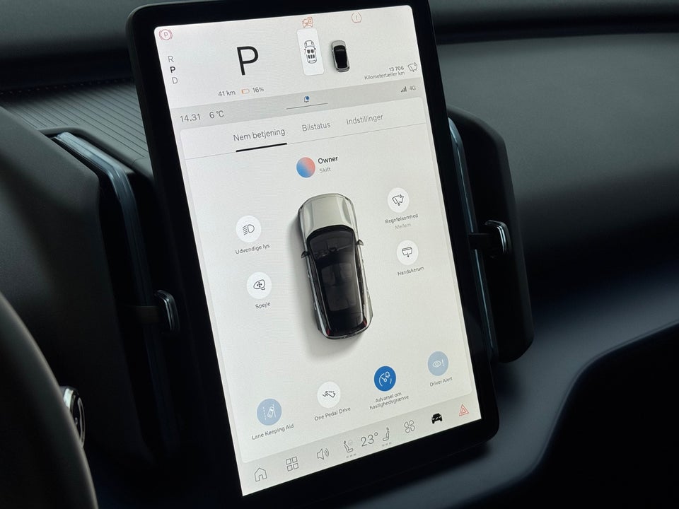 Volvo EX30 Standard Range Core 5d