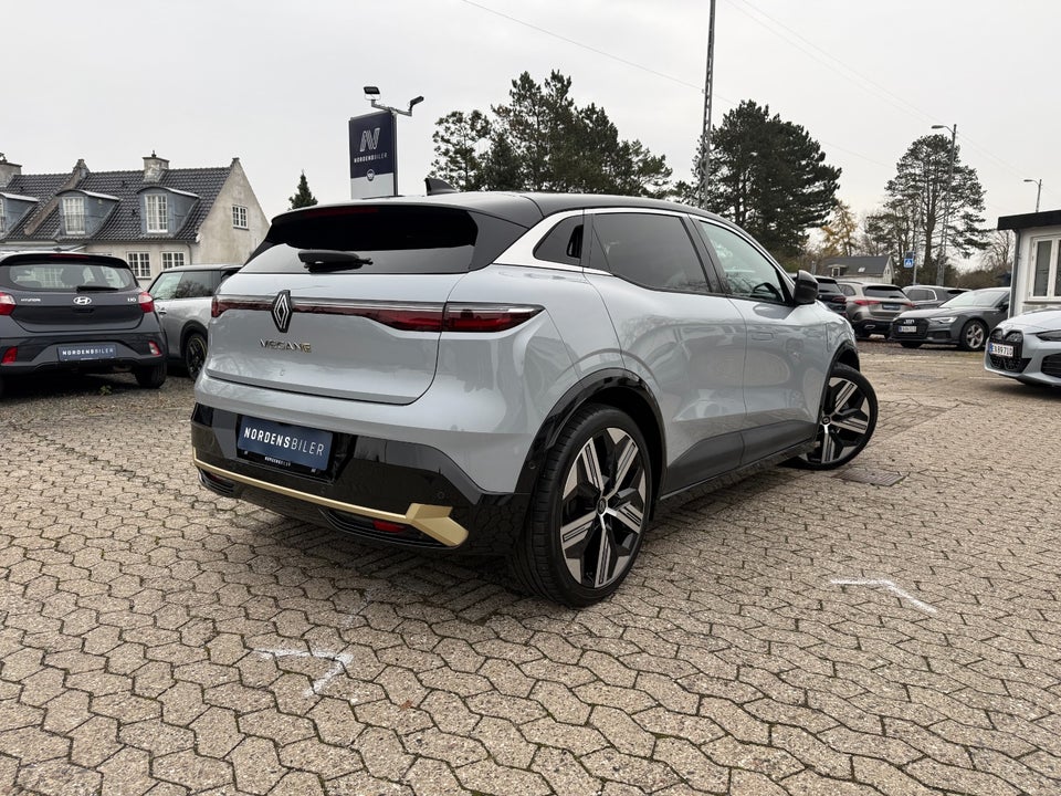 Renault Megane E-Tech 60 Iconic 5d