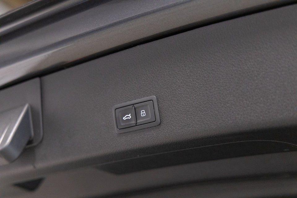 Audi e-tron 55 S-line quattro 5d