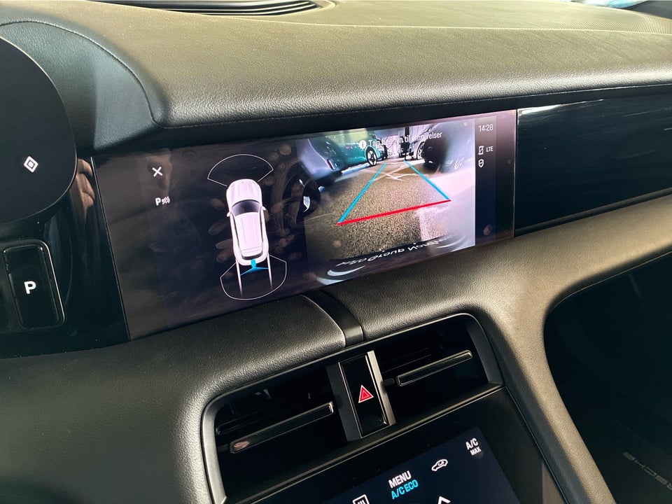 Porsche Taycan Sport Turismo 5d